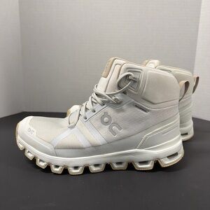 ON Women's Cloudrock Waterproof Hiking Boot Shoes Glacier/Sand Size 9 No Insoles